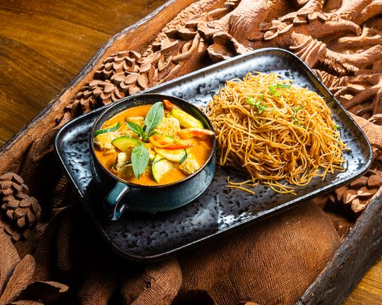 Poulet au Curry Jaune Rouge Vert traditionnel