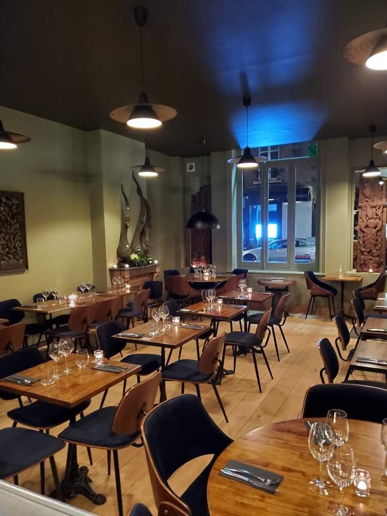 Salle du restaurant Bistrot Thaï le soir